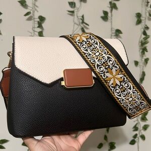 Crossbody Bag 🌺